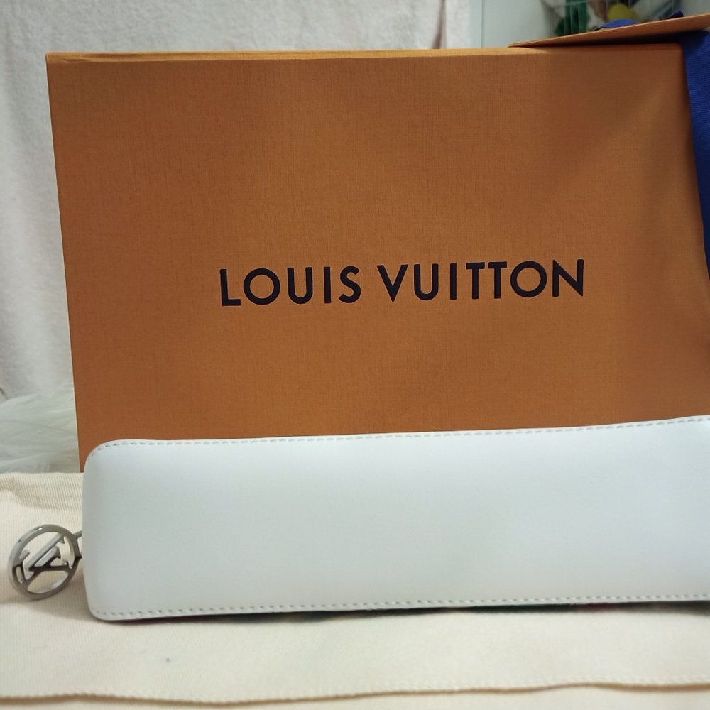 LV COMICS Pencil Pouch (SS23 Virgil's Last Project) Brand New, Full Incl… - Picture 9 of 10